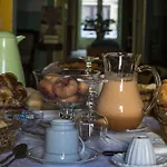 Bed & Breakfast La Dimora Del Genio 3*